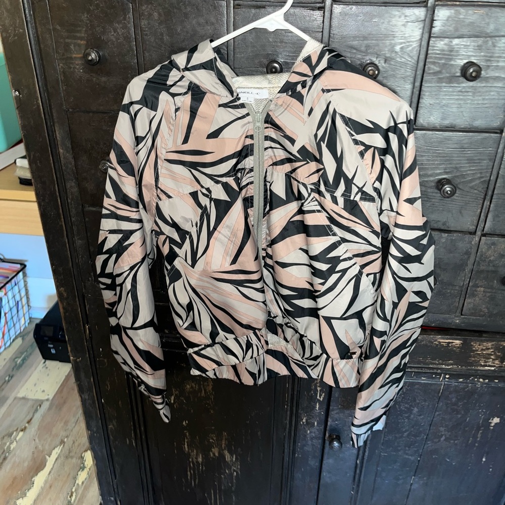 O’Neill Womens wind breaker, super cute and comfy, great condition